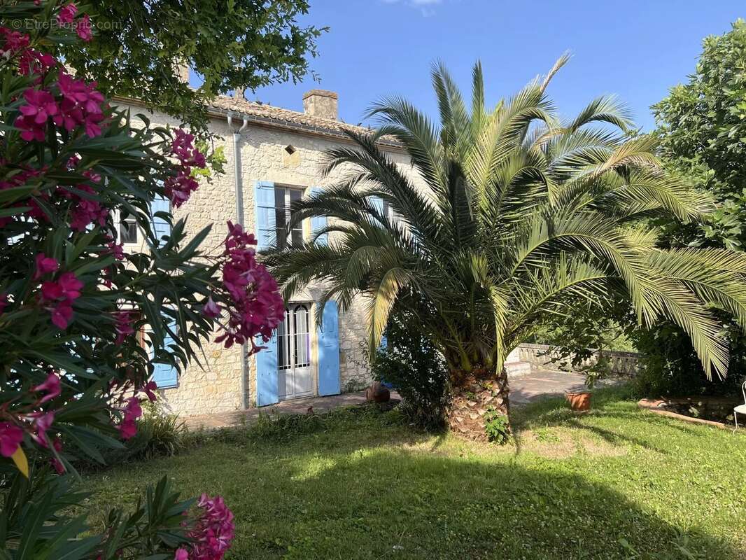 Maison à SAINT-CLAR
