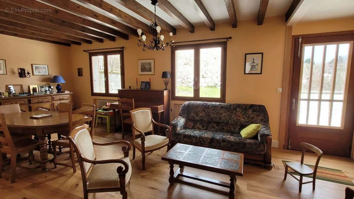 Maison à LE CHAMBON-SUR-LIGNON