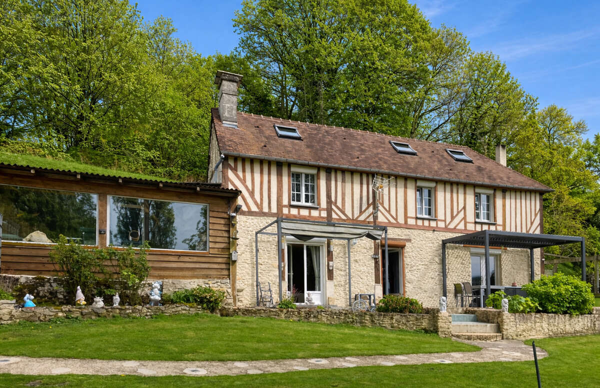 Maison à BEAUFOUR-DRUVAL