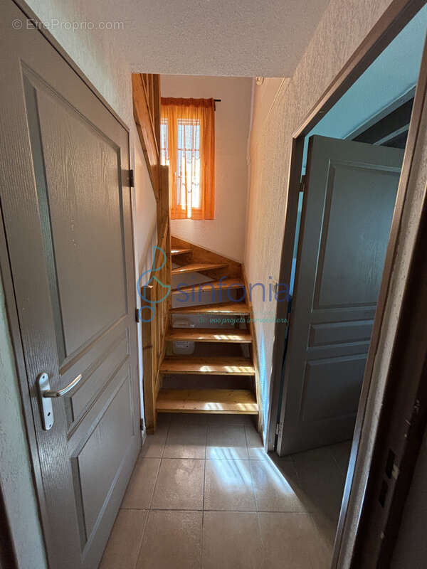 Maison à GALLARGUES-LE-MONTUEUX