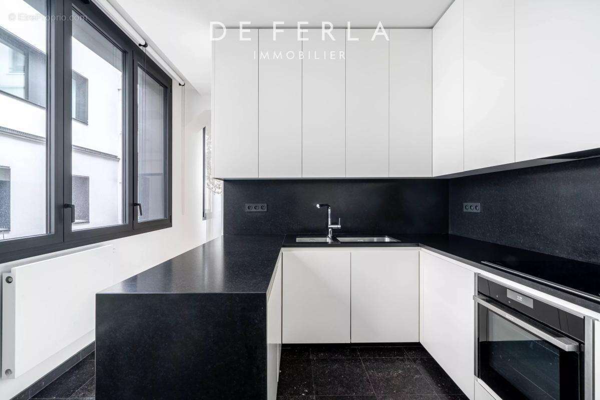 Appartement à PARIS-7E