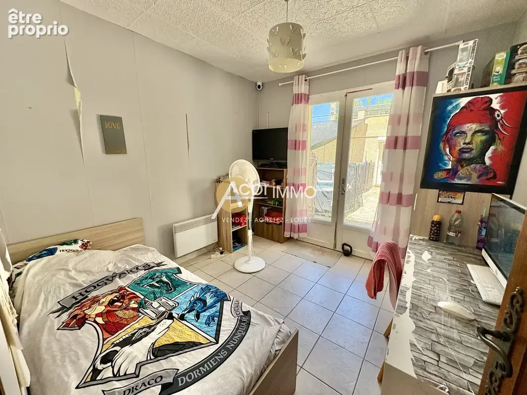 La Seyne, Grande maison d'habitation divisée en deux appartements au calme - photo 9