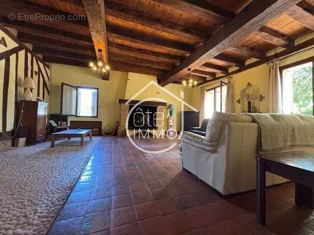 Maison à SAINT-PIERRE-D'EYRAUD