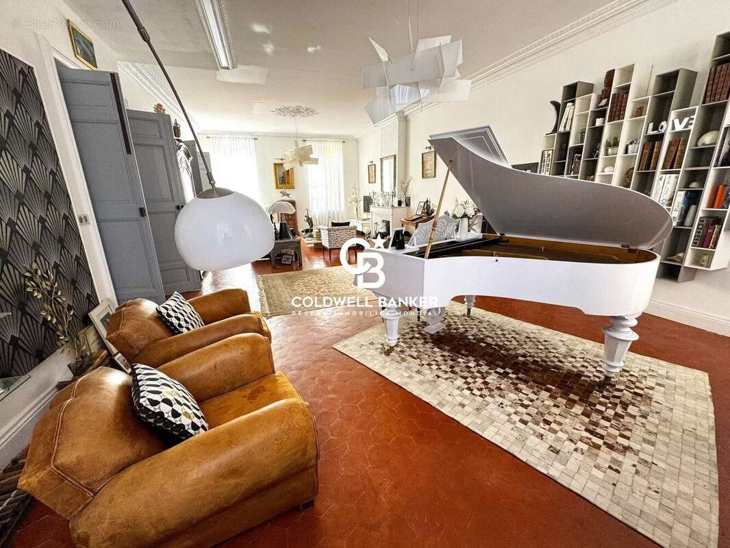 Appartement à LA CRAU