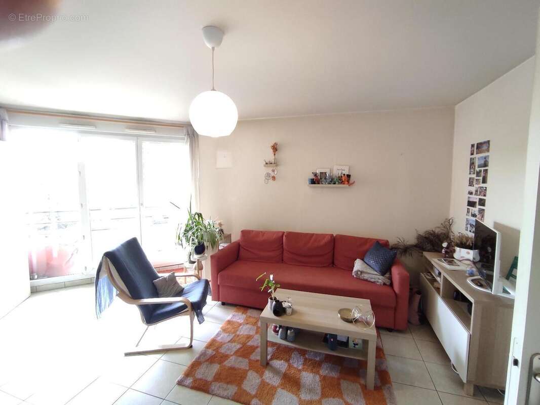   - Appartement à LYON-9E