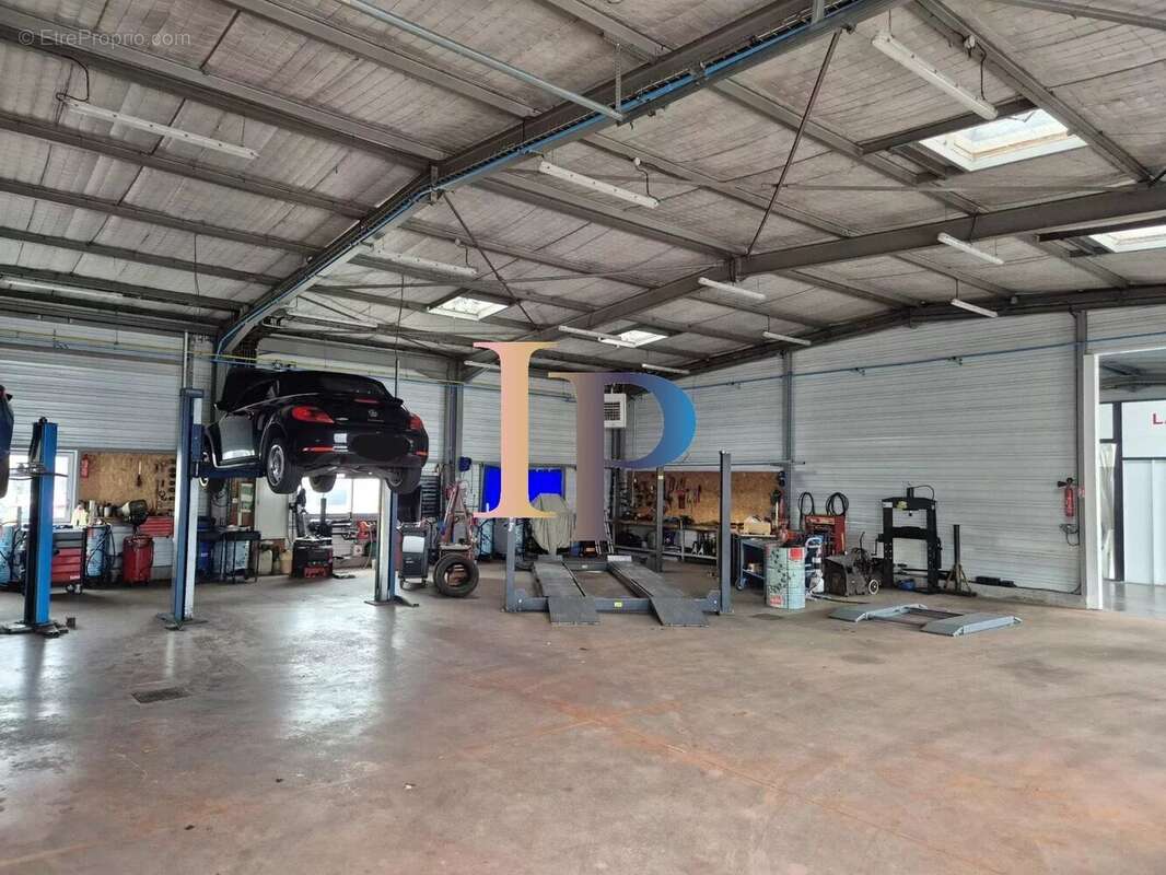 Local industriel et commercial - photo 11