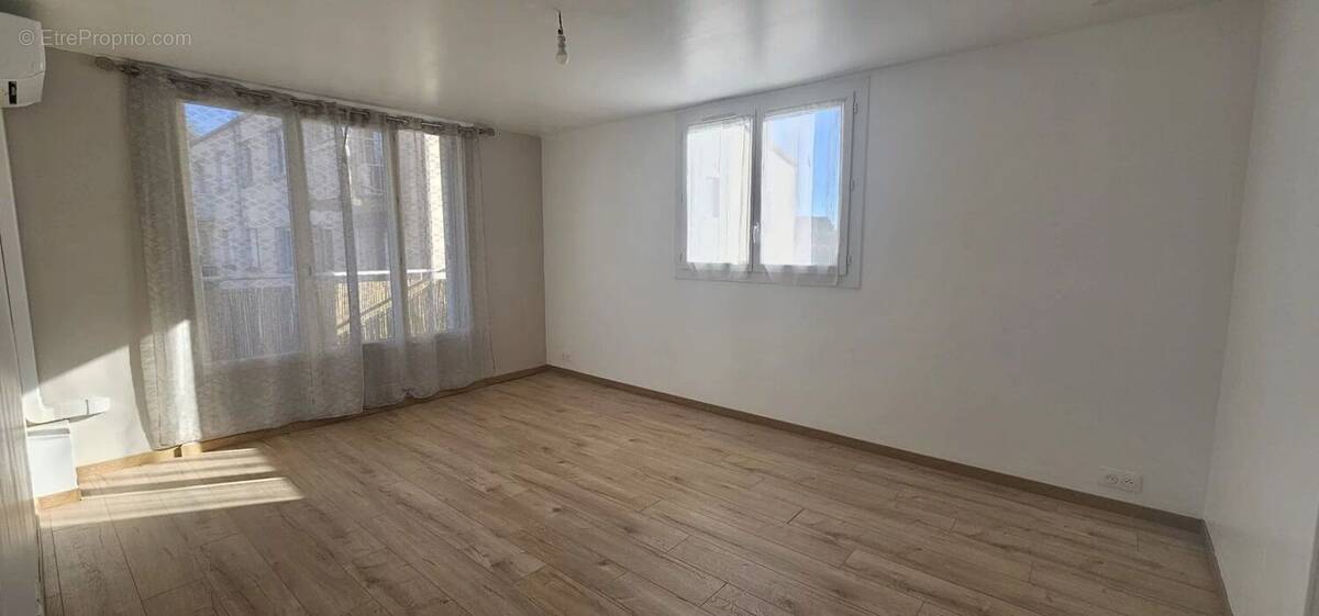 Appartement à LE CANNET-DES-MAURES