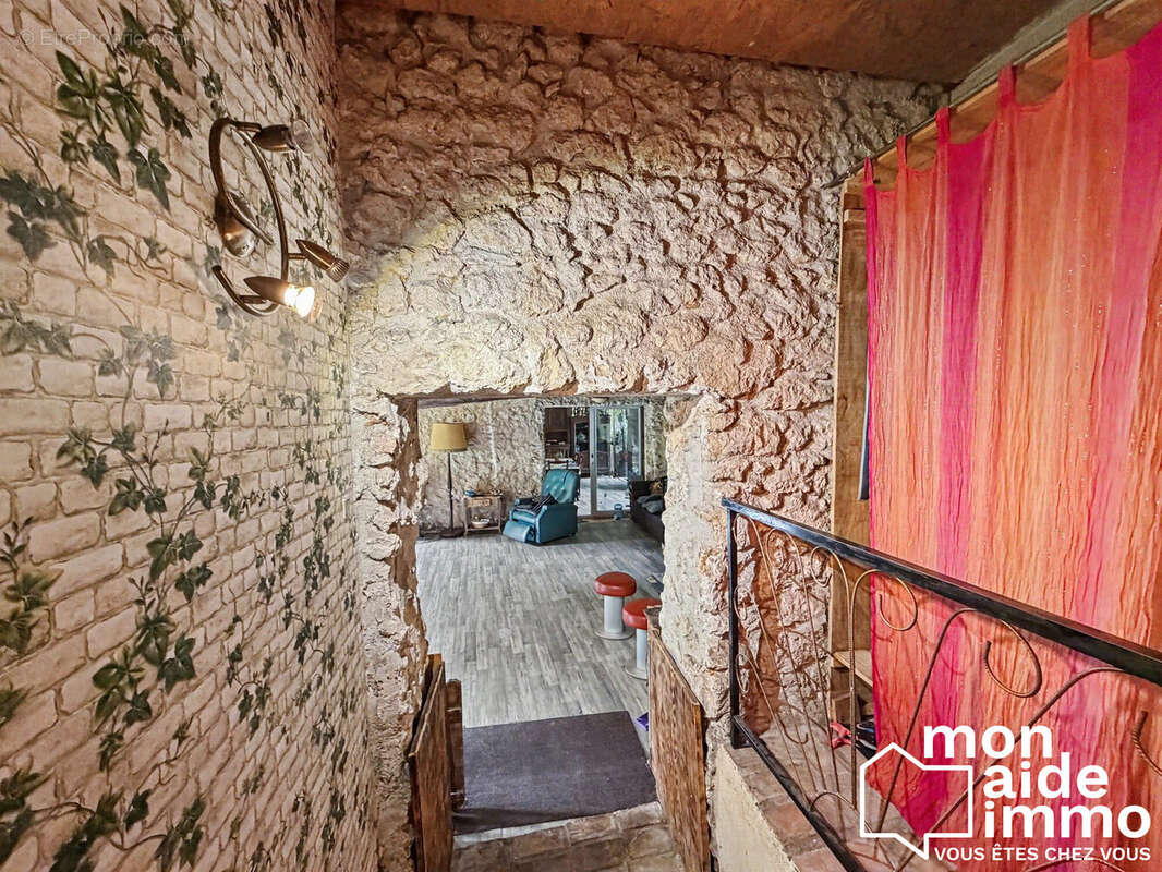 Maison à COUTRAS