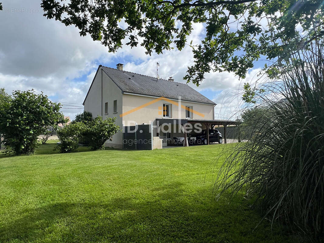 Maison à RENAZE