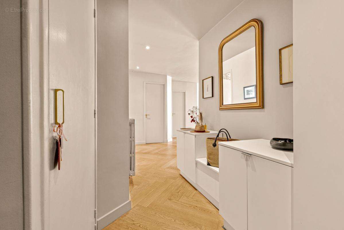 NICE Carré d'or 3P 77m² Dernier étage Balcon Grenier - photo 9