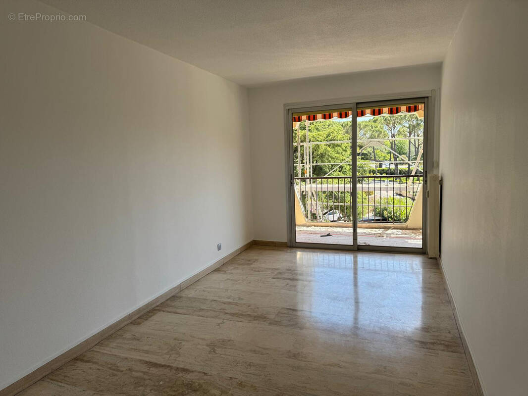 Appartement à MANDELIEU-LA-NAPOULE