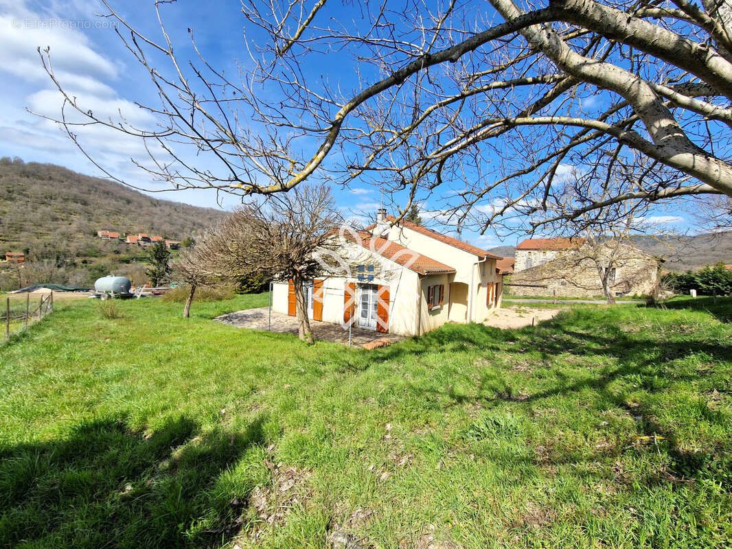 Maison à SAINT-ILPIZE