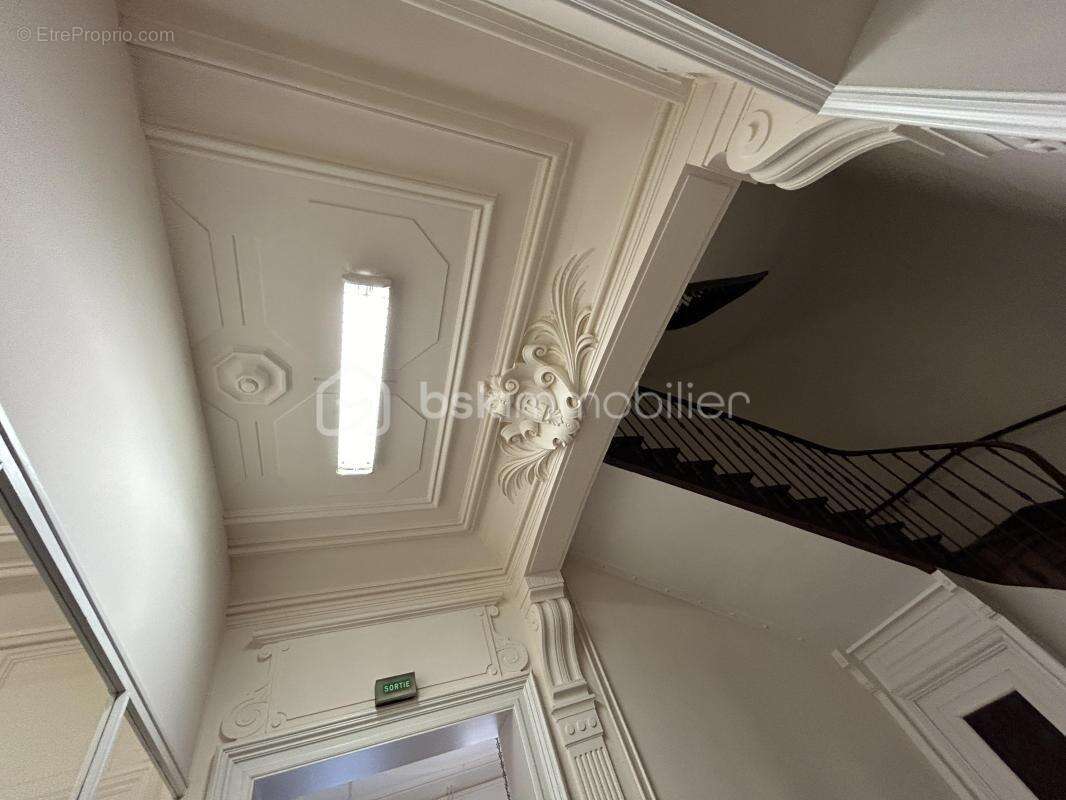 Ensemble immobilier - bureau ou habitation - parking - annexe - photo 9