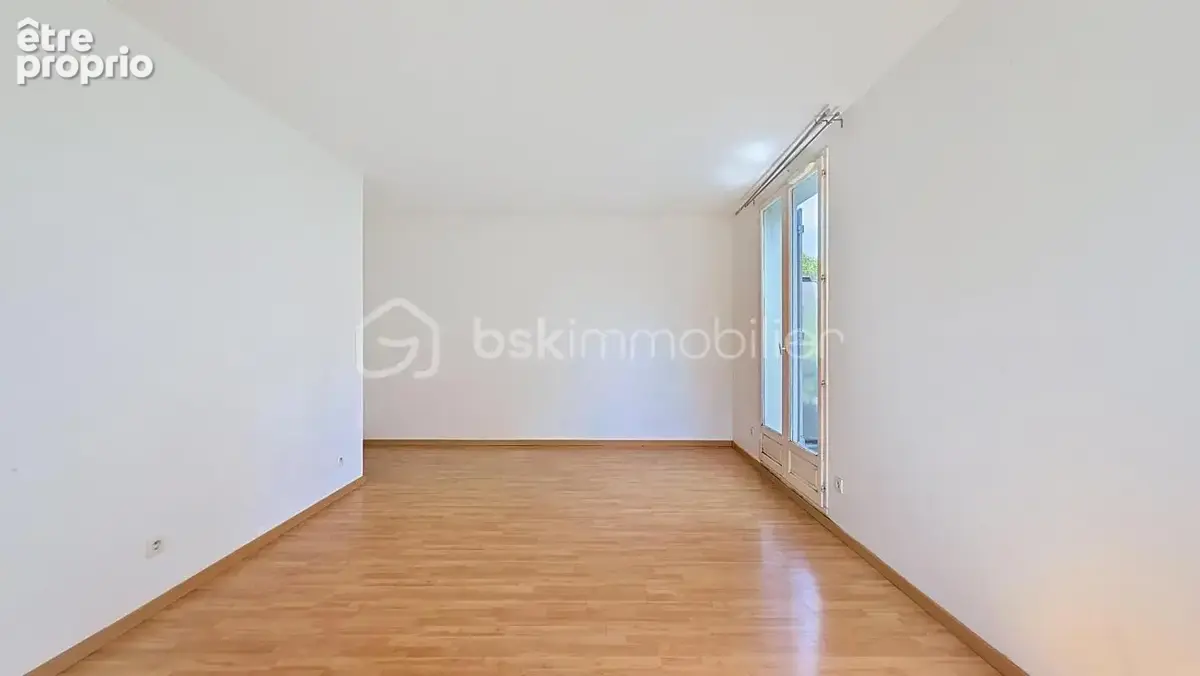 À découvrir sans tarder, ce bel appartement de 50 m² offrant un cadre de vie agréable, lumineux et fonctionnel - photo 1