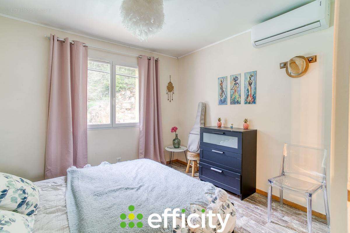 Maison à ANNOISIN-CHATELANS