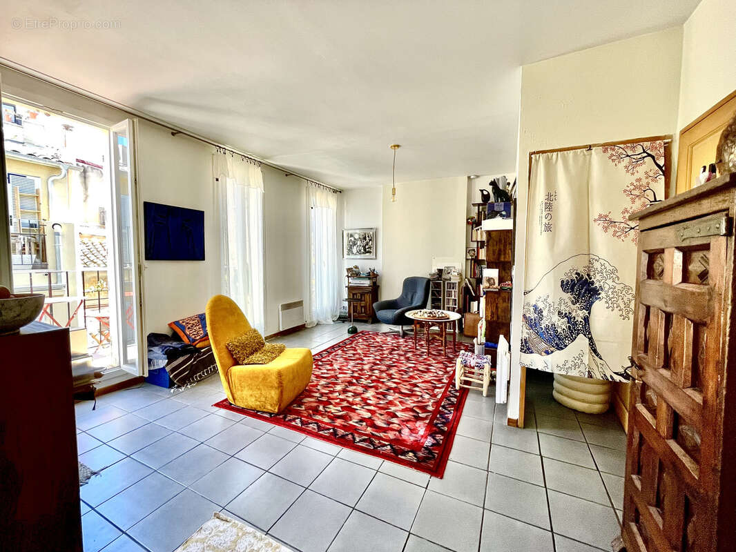 T2 41m2 + balcon 6,50m2 + cave coeur panier 13002 marseille - photo 3