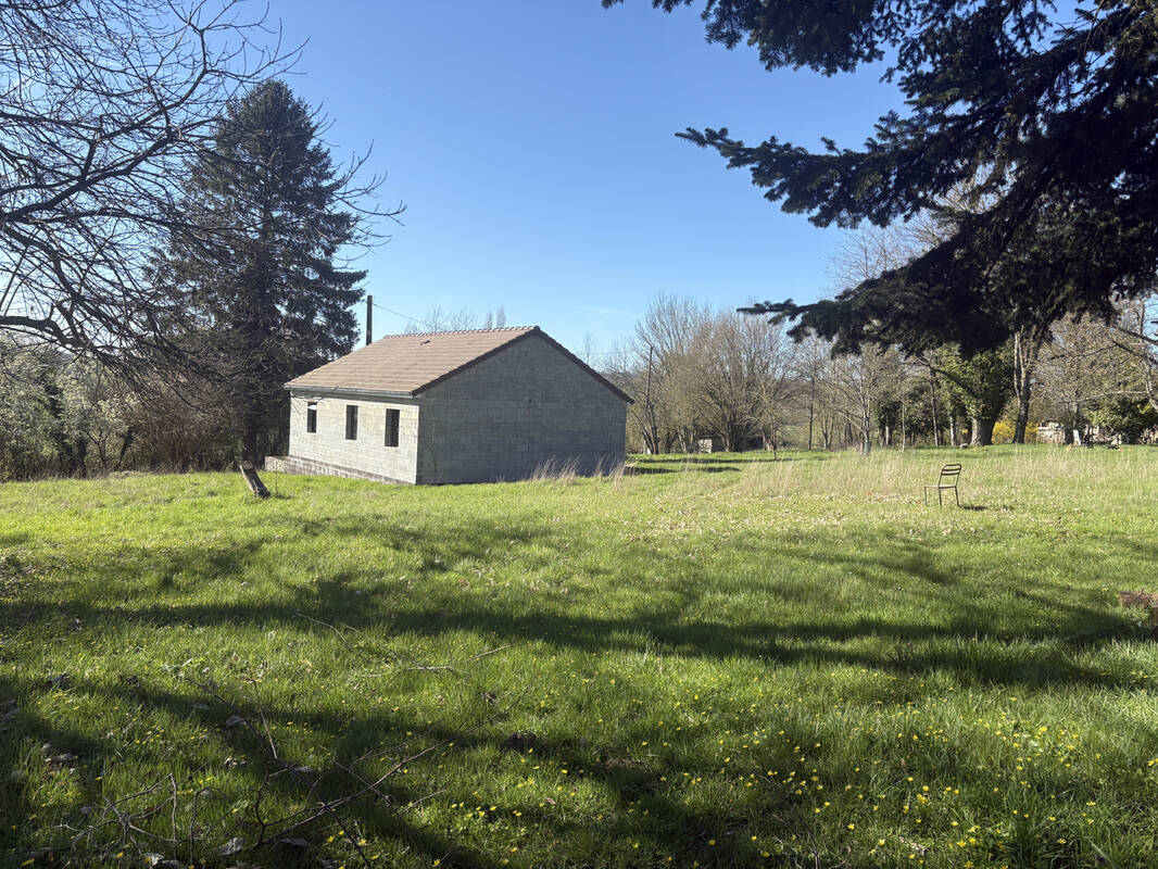 Maison à SURVIE