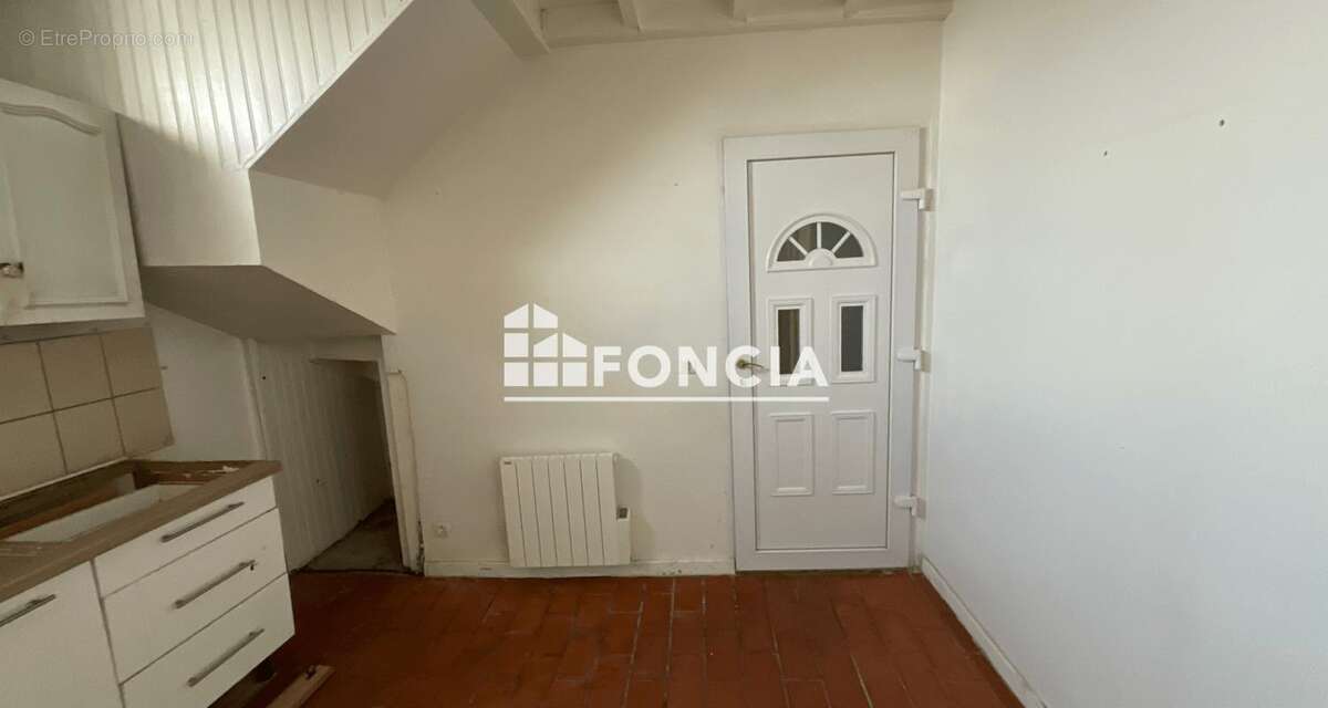 Plein cœur de Longjumeau, pour ce trois-pièces,en duplex, en intérieur de cour,proche de toutes les commodités, au calme et trés - photo 4