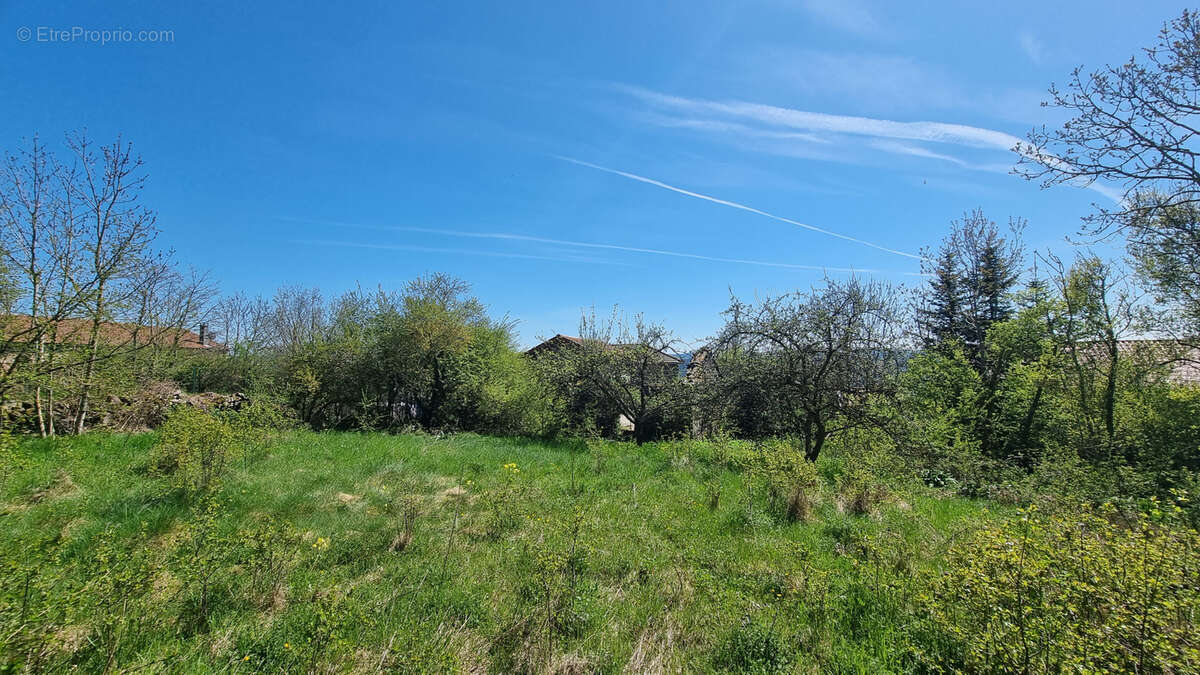 Maison à LE LAC-D&#039;ISSARLES