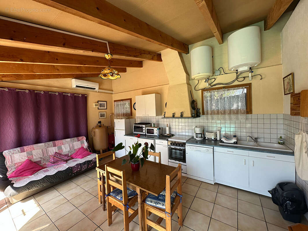 Maison à VILLEMOLAQUE