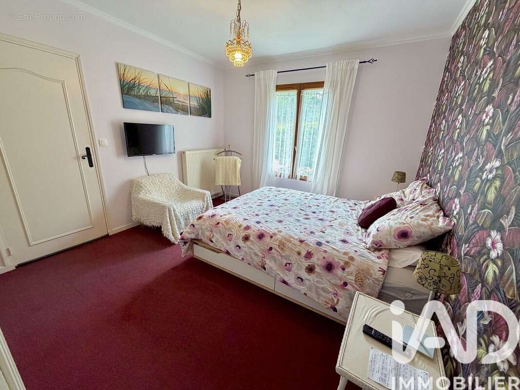 Maison 136 m² à Liglet  - photo 9