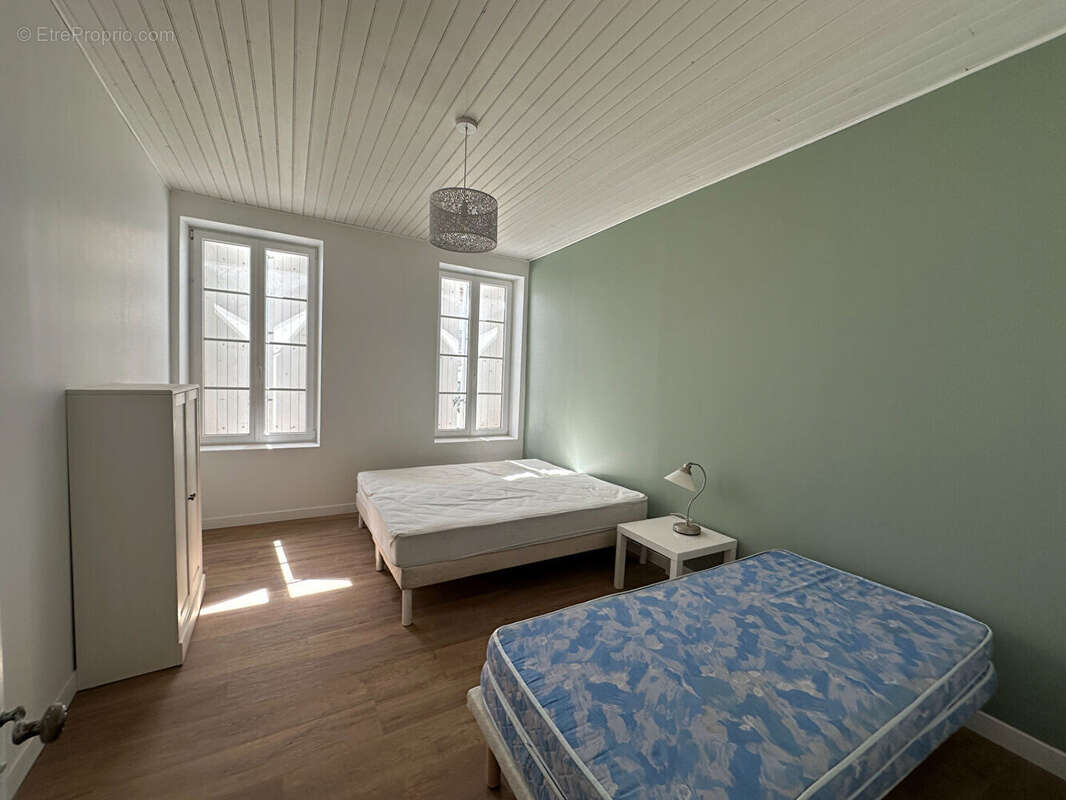Maison à MARENNES