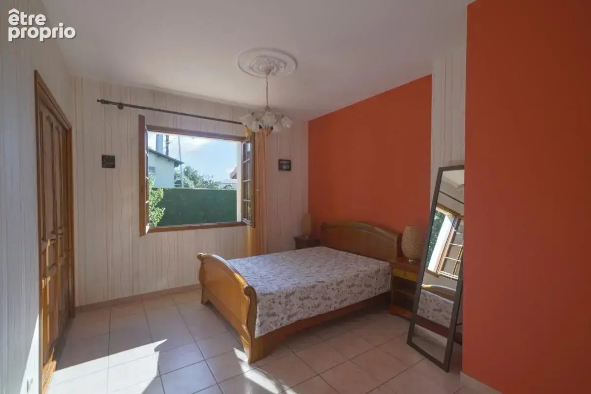 Maison - 4 Chambres - Dont 1 suite parentale - Garage - Piscine - Pool House - Jardin - Terrasse - Au calme absolu - Jolie vue d - photo 23