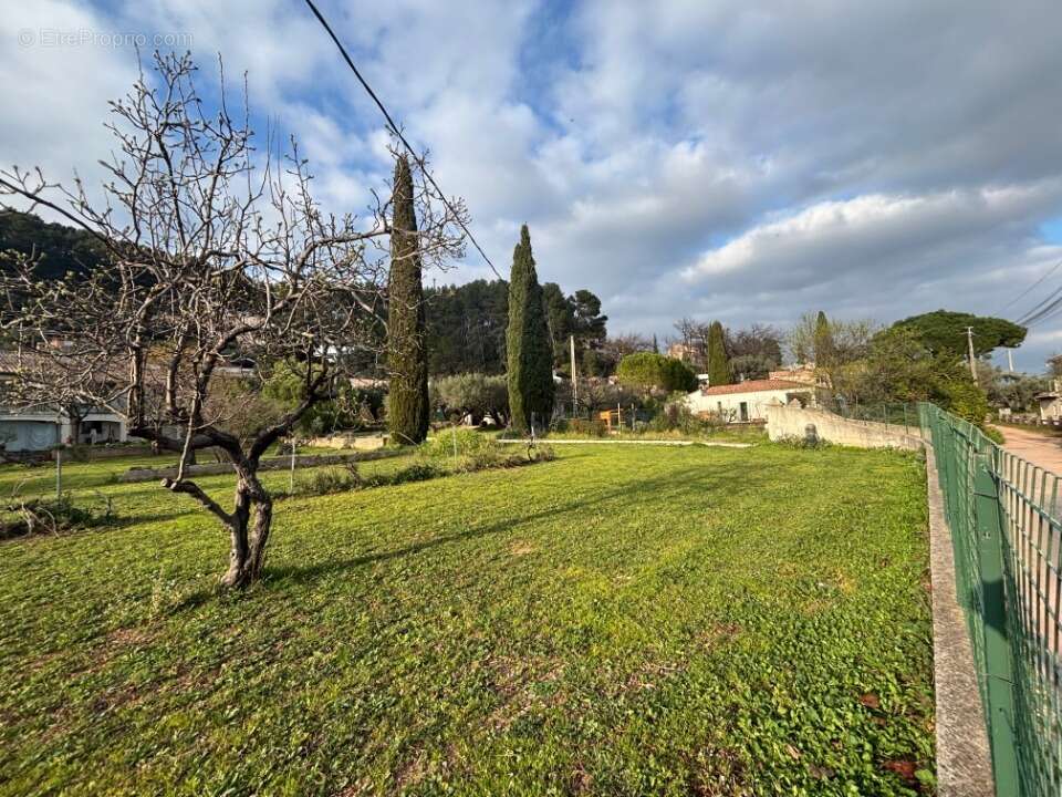 Terrain 600 m² à Sollies-Pont  - photo 4