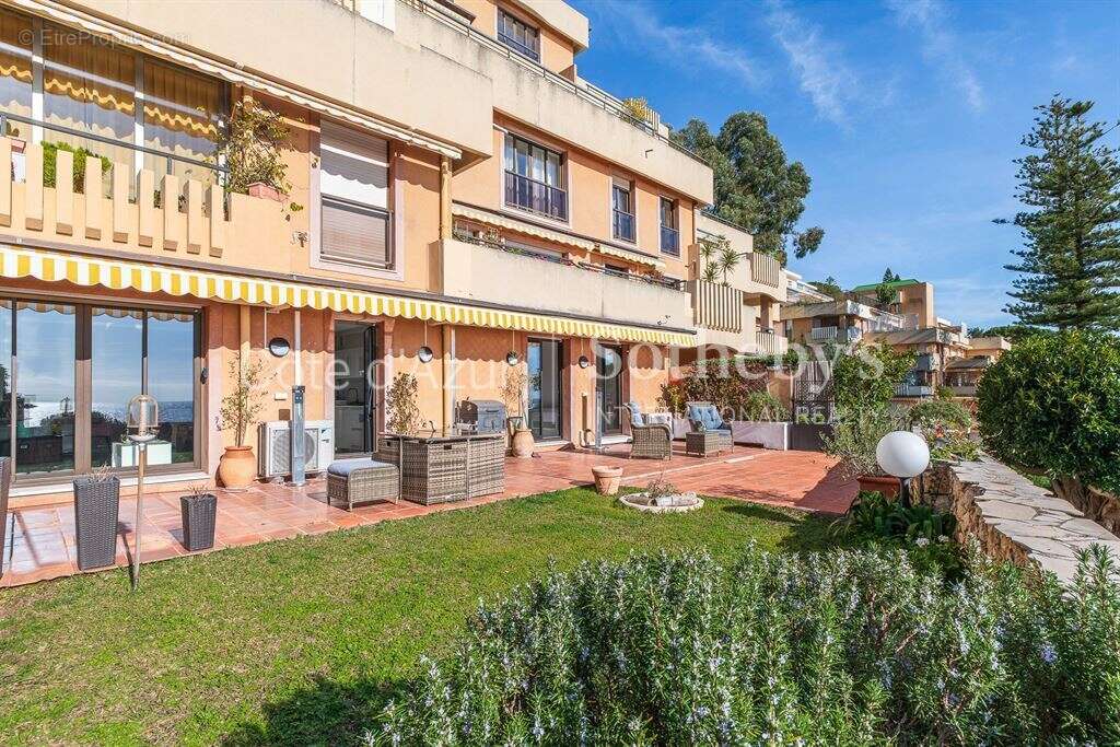 Appartement à ROQUEBRUNE-CAP-MARTIN