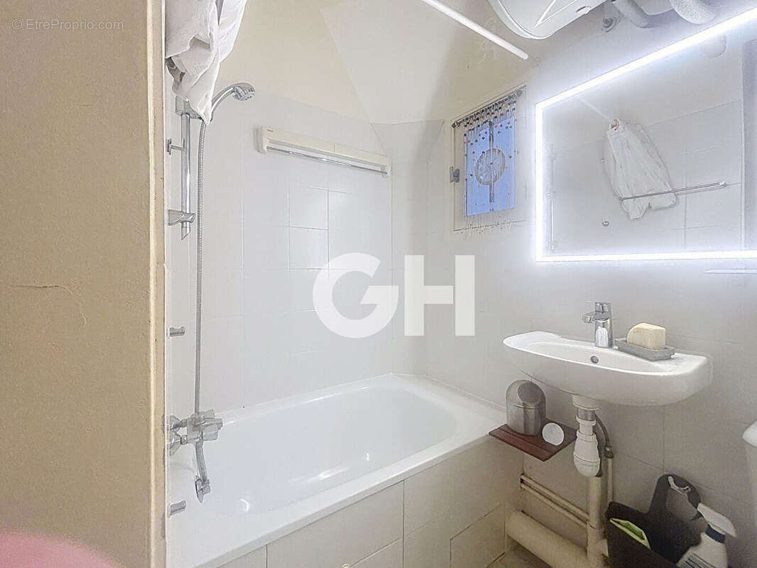 Appartement à PARIS-20E