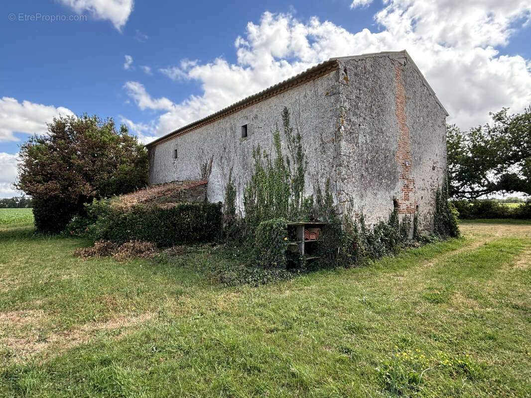 Maison à LES LANDES-GENUSSON