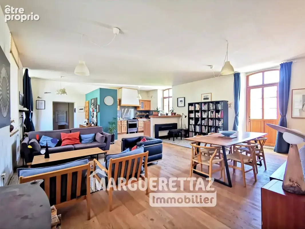 Ancienne fruitière d'exception - intégralement rénovée - 150 m² habitables - 4 chambres - vaste dépendance - terrain plat constr - photo 8
