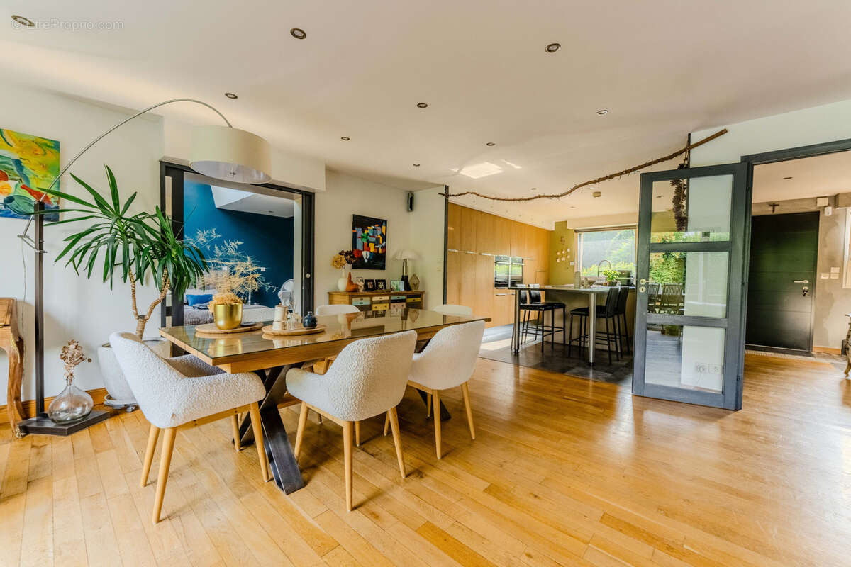 Maison semi plain-pied offrant de beaux volumes ! - photo 7