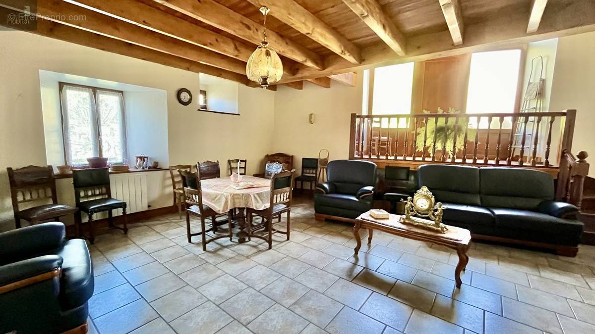 Maison à SAINT-URCIZE