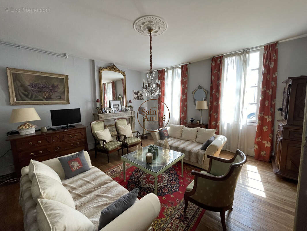 Maison 170 m² à Angouleme  - photo 3