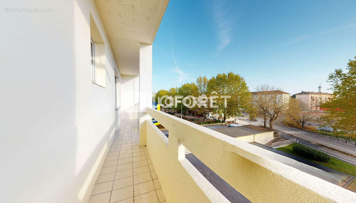 Appartement 3 pièces 68,10 m² Terrasse  Parking Cave & Grenier - photo 2