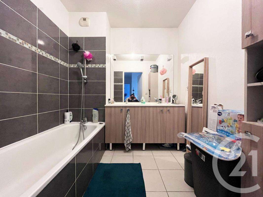 Appartement à SAINT-ANDRE-DE-LA-ROCHE