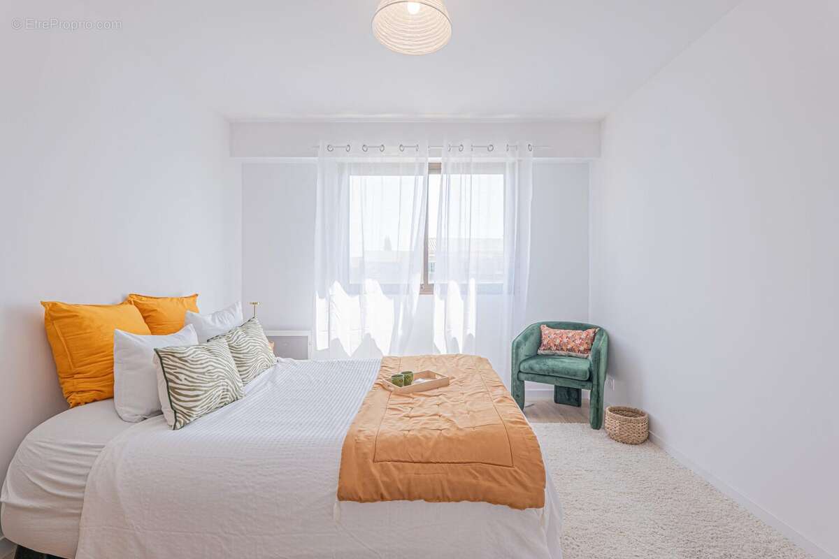 Appartement à SAINT-LAURENT-DU-VAR