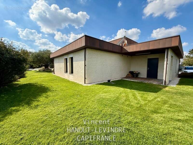 Maison à vendre 9 pièces BAZOGES EN PAILLERS (85) - photo 21