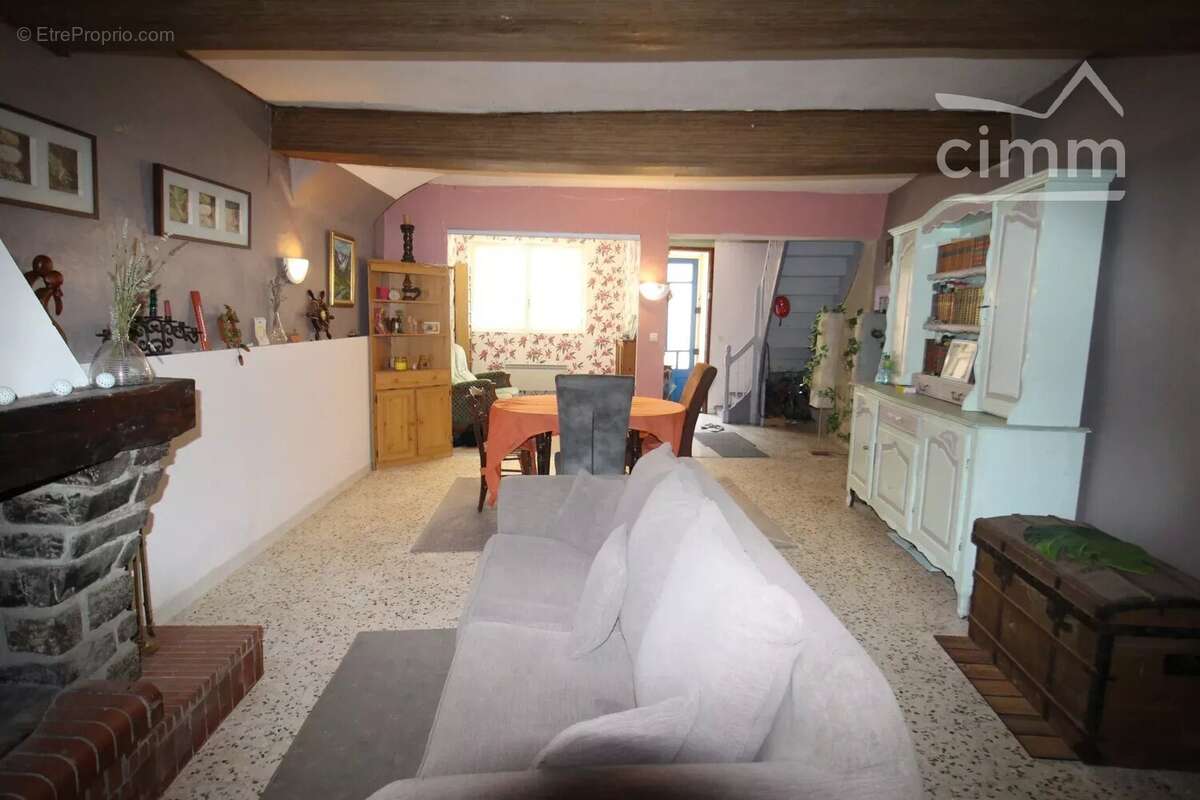 A vendre une maison de 150m² habitables avec un un jardin et une source - photo 23