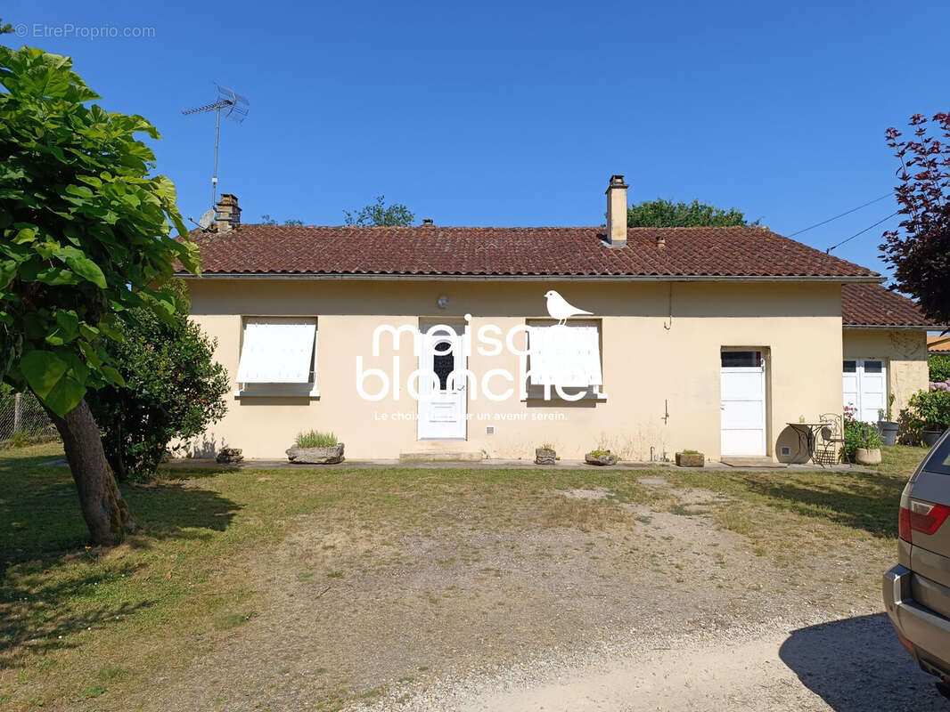 Maison à COUTRAS