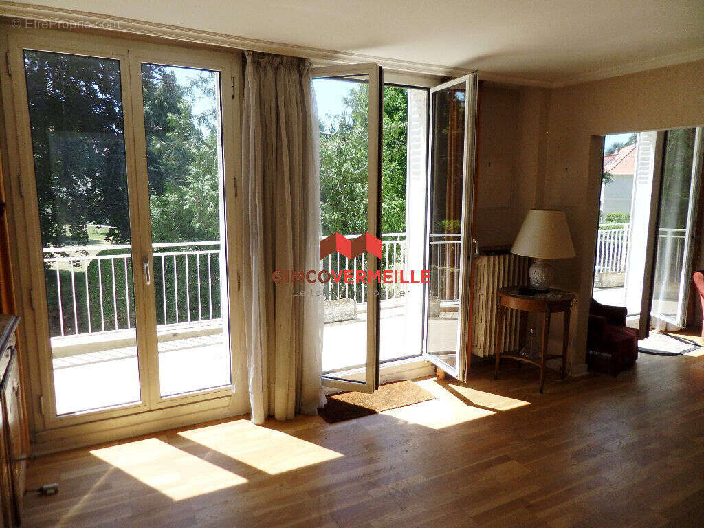 Appartement à LA CELLE-SAINT-CLOUD