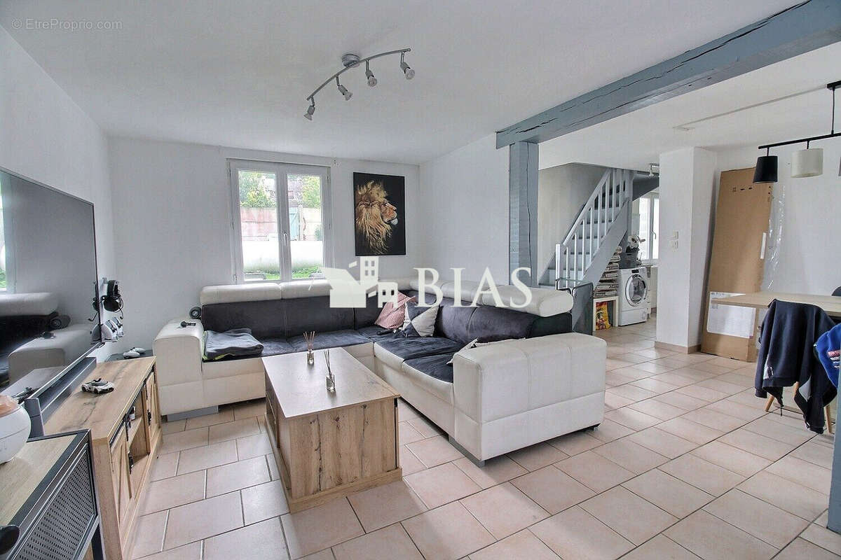 Maison à JUMIEGES