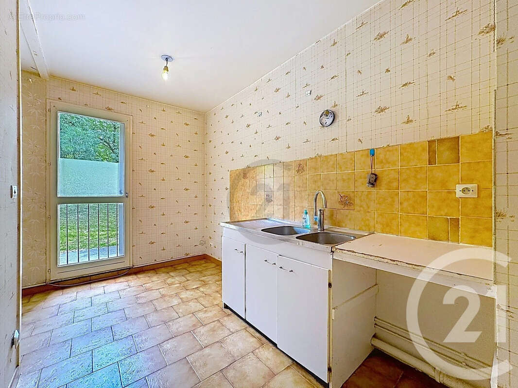 Appartement 75 m² à Provins  - photo 2