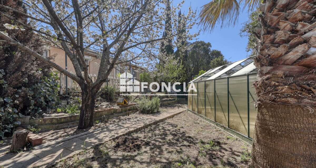 Maison à LE CASTELLET