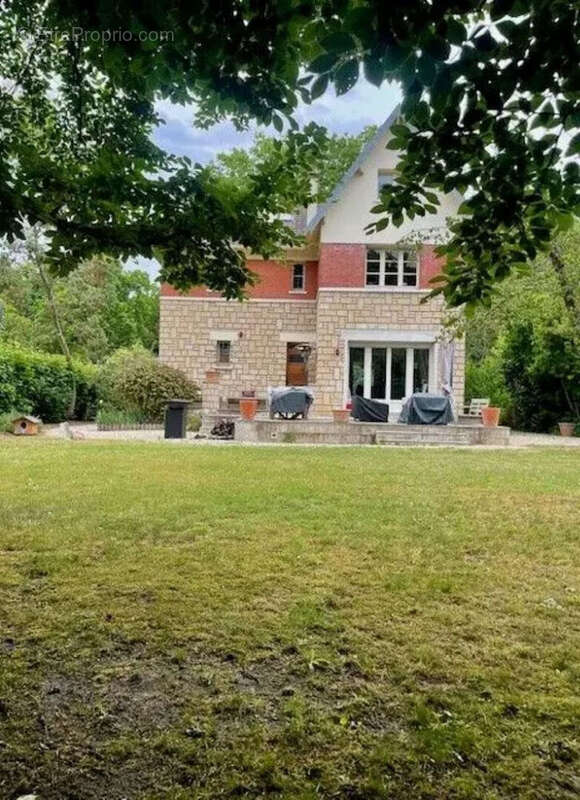 Maison à MAISONS-LAFFITTE