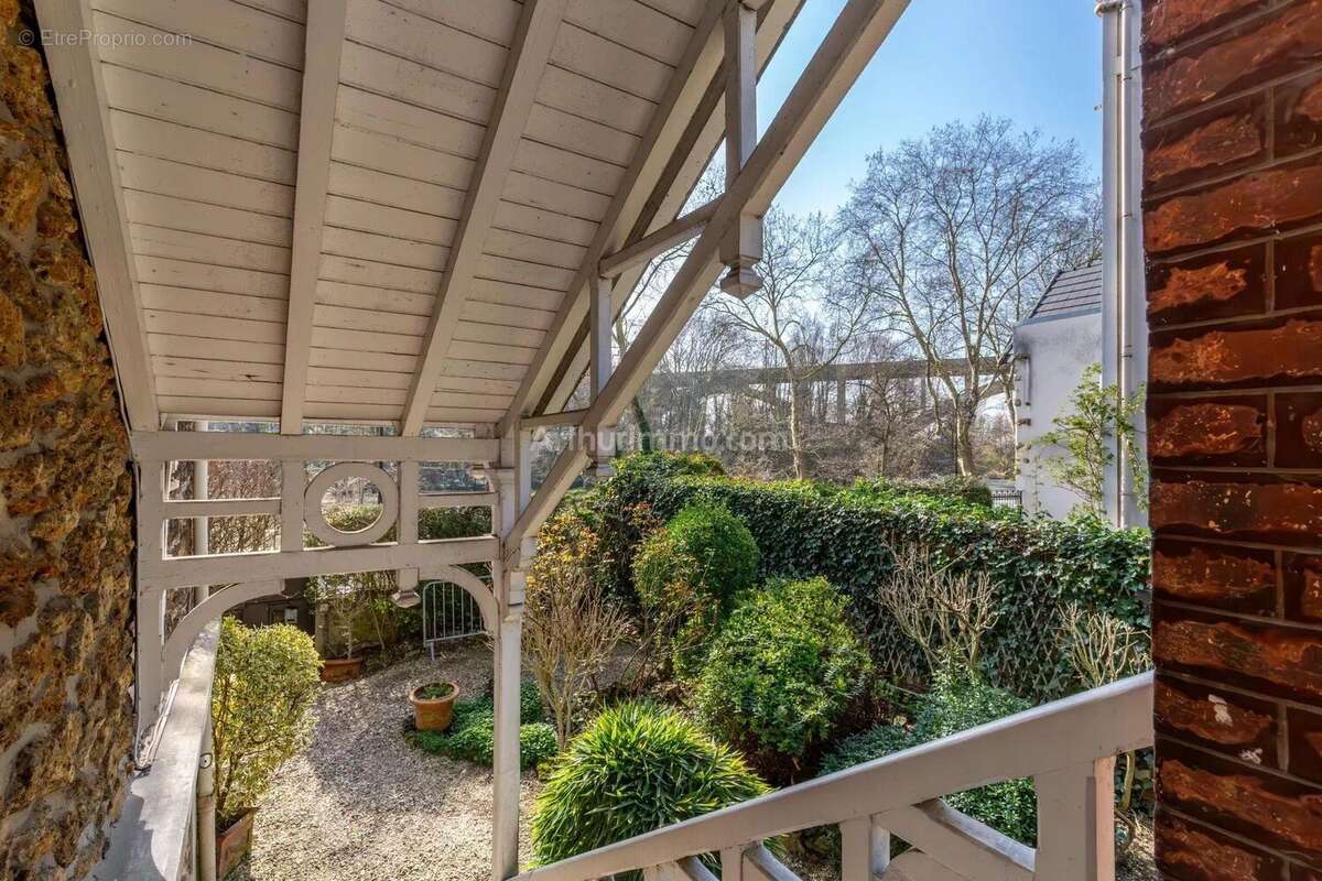 Maison à LE PERREUX-SUR-MARNE