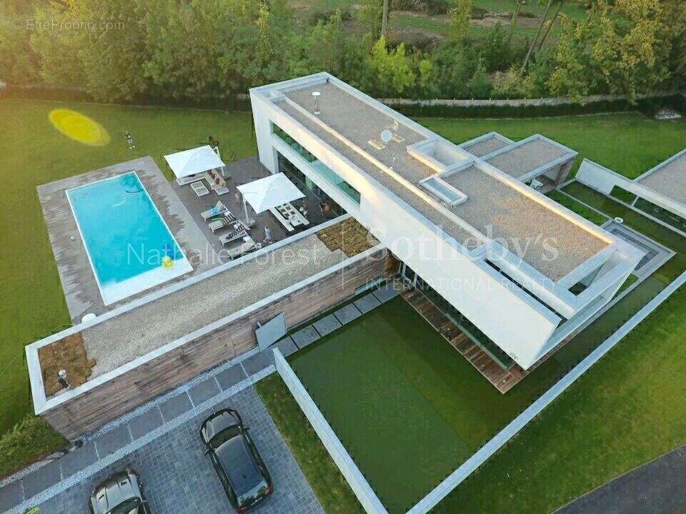 Exclusivité . Bondues  , Rare maison contemporaine sur 3800 m2 , 5 chambres,piscine extérieure. - photo 19