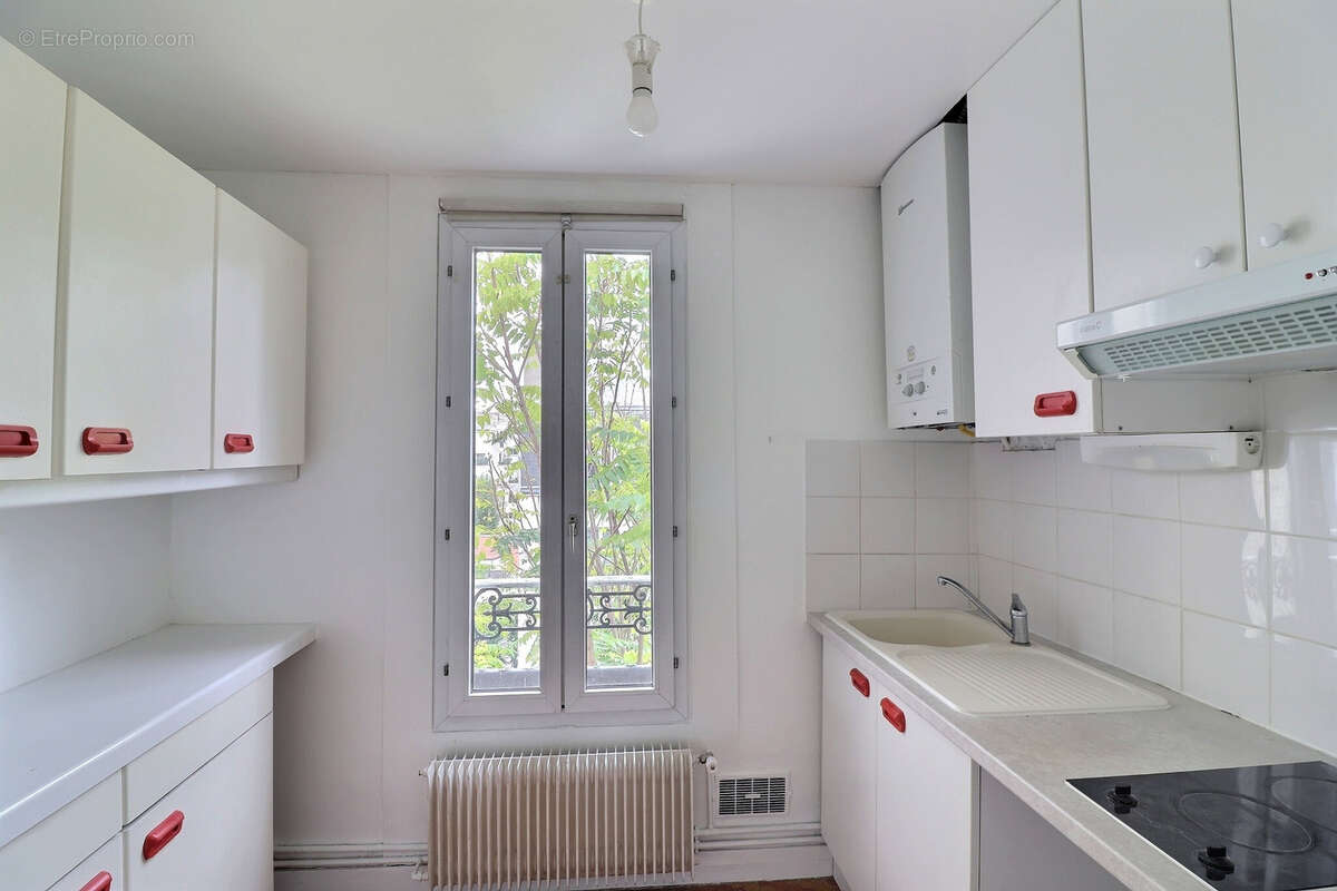 Appartement à PARIS-14E