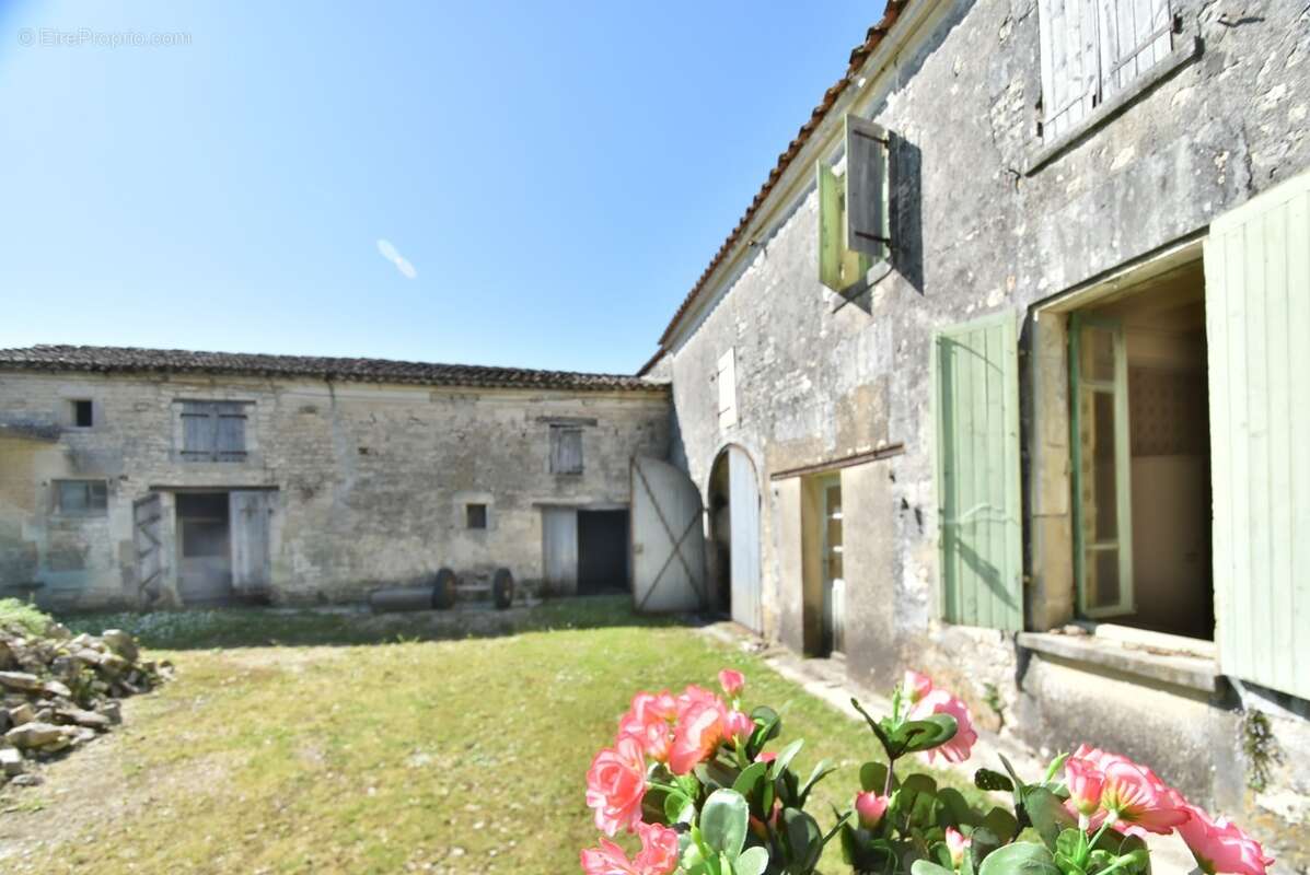 Maison à vendre 3 pièces proche de JARNAC (16) - photo 6